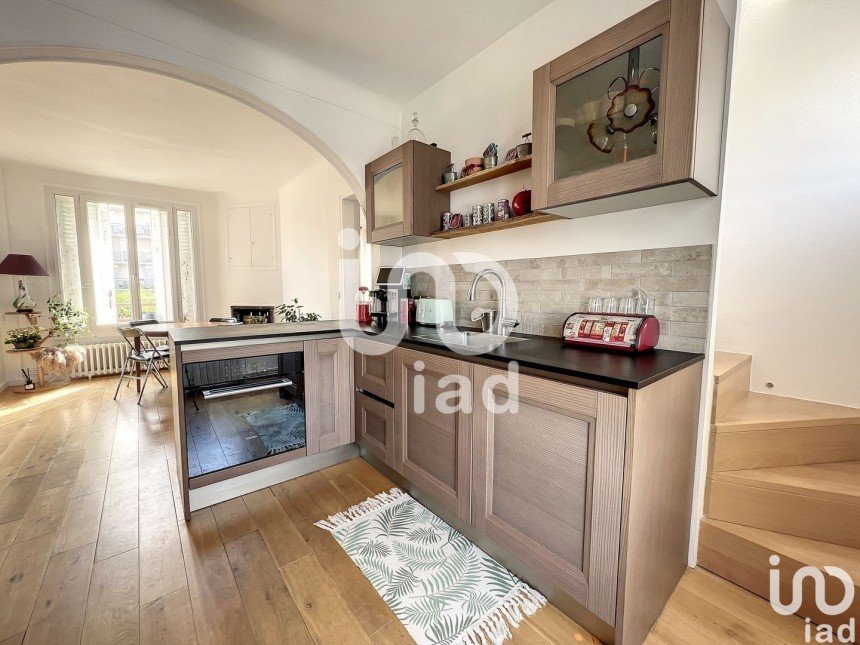 Triplex 6 rooms of 111 m² in Vélizy-Villacoublay (78140)