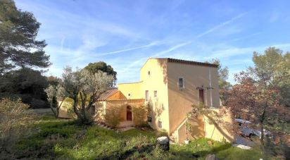 House 8 rooms of 190 m² in Le Pradet (83220)