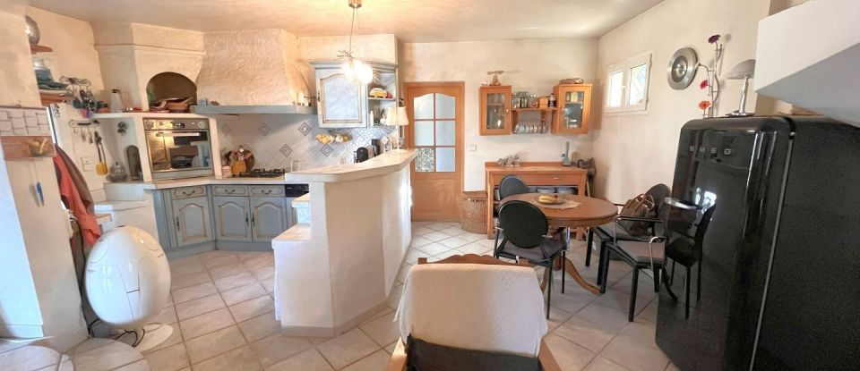 House 8 rooms of 190 m² in Le Pradet (83220)