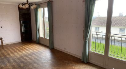 House 4 rooms of 84 m² in Nanteuil (79400)