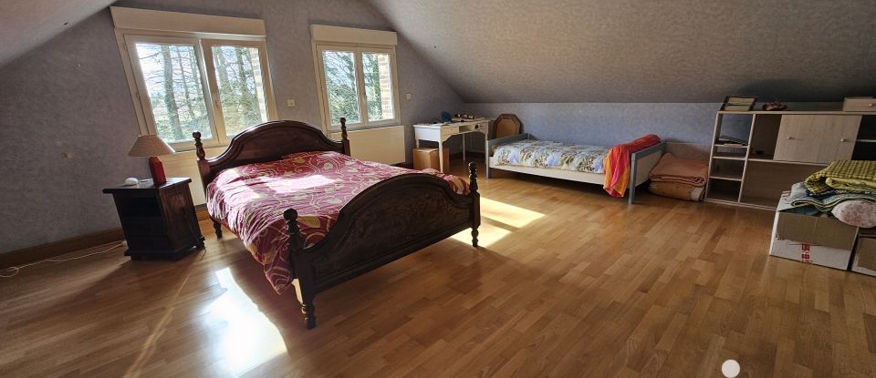 Maison traditionnelle 8 pièces de 310 m² à La Madeleine-de-Nonancourt (27320)