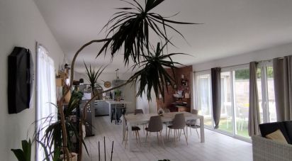 House 5 rooms of 139 m² in Tonnay-Charente (17430)