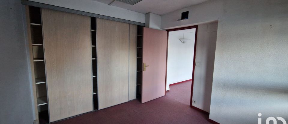 Apartment 7 rooms of 140 m² in Tarbes (65000)