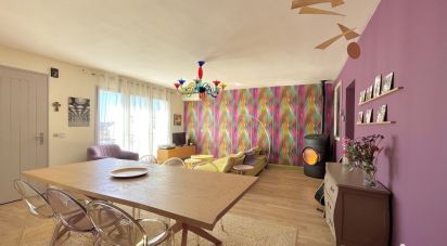 House 6 rooms of 108 m² in Six-Fours-les-Plages (83140)