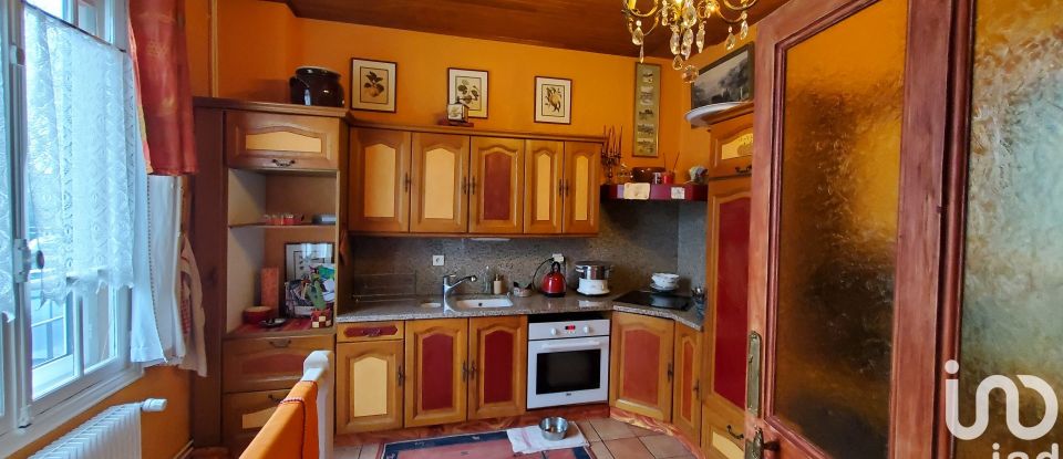 Traditional house 5 rooms of 127 m² in Clermont-Ferrand (63100)