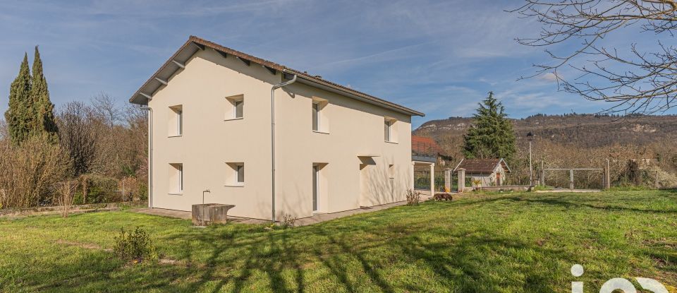 Maison traditionnelle 6 pièces de 150 m² à Cressin-Rochefort (01350)