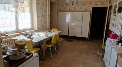 House 8 rooms of 205 m² in Bernon (10130)