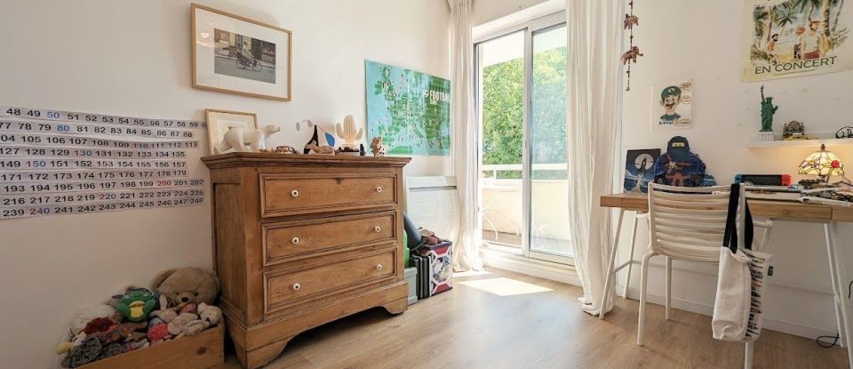 Appartement 5 pièces de 101 m² à Bordeaux (33300)