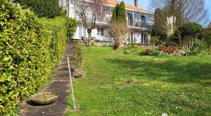 House 8 rooms of 276 m² in Niort (79000)
