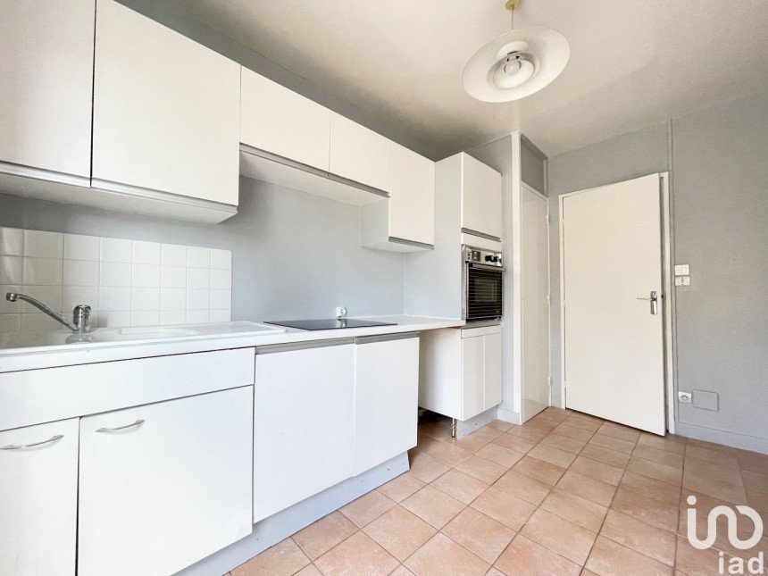Apartment 2 rooms of 63 m² in La Rochette (77000)