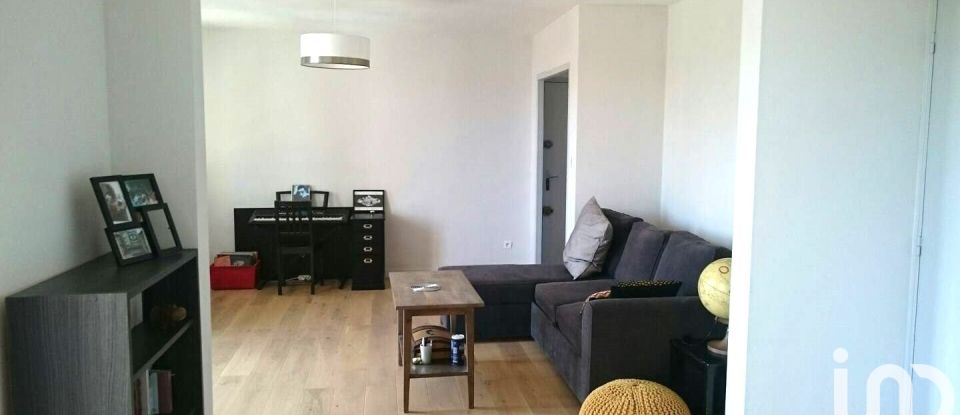 Apartment 2 rooms of 67 m² in Nîmes (30000)