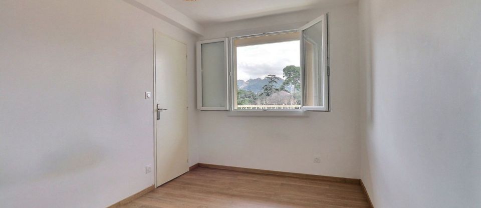 Appartement 3 pièces de 52 m² à Marseille (13010)