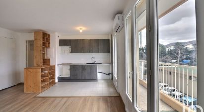 Appartement 3 pièces de 52 m² à Marseille (13010)