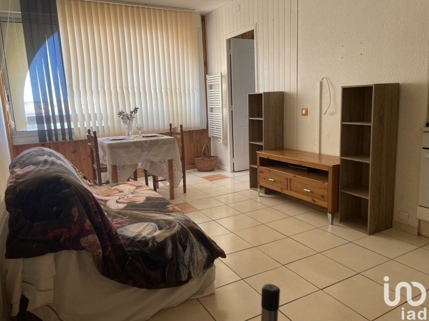Apartment 2 rooms of 30 m² in PORT LEUCATE (11370)