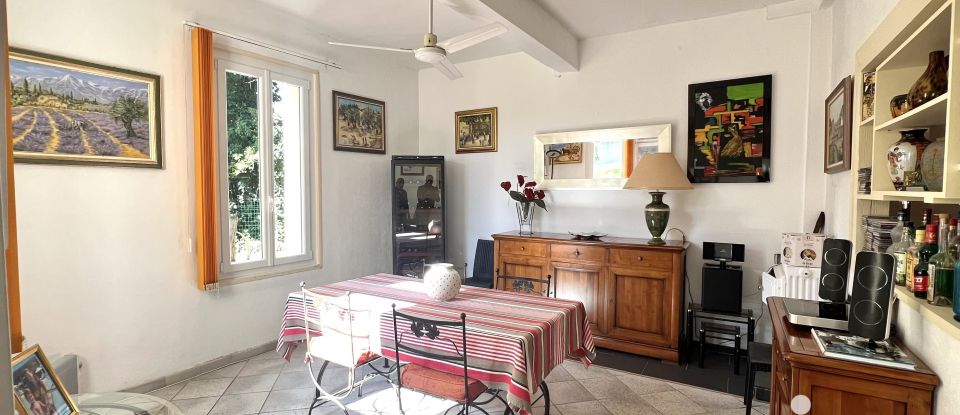 House 5 rooms of 141 m² in Saint-Gilles (30800)