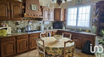 Traditional house 3 rooms of 126 m² in Saint-Pey-de-Castets (33350)