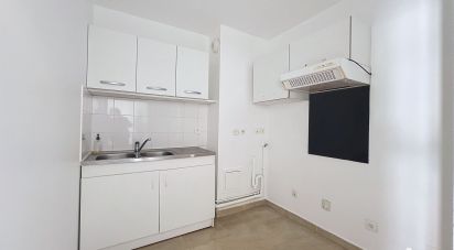 Apartment 3 rooms of 67 m² in Pontault-Combault (77340)
