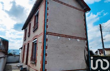Building in Sainte-Savine (10300) of 74 m²
