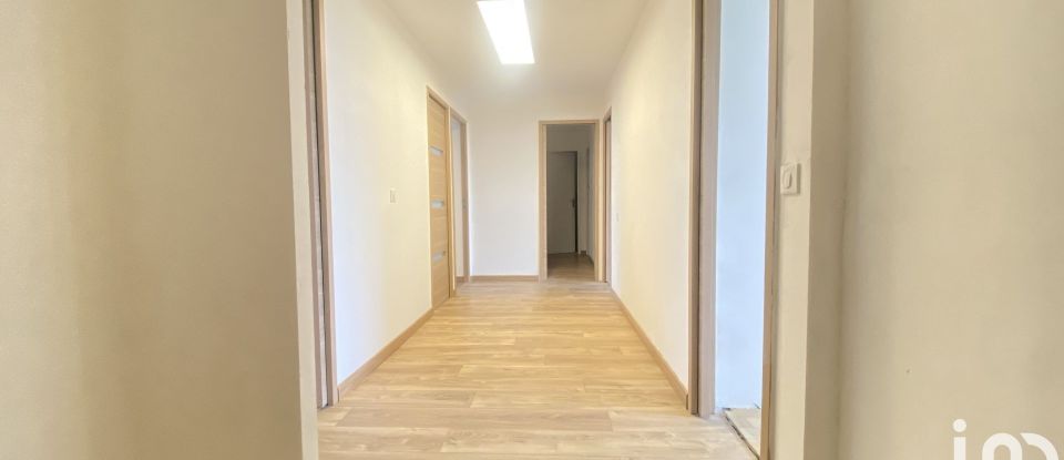 Appartement 5 pièces de 119 m² à Élancourt (78990)