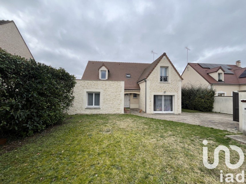 House 10 rooms of 175 m² in Morigny-Champigny (91150)