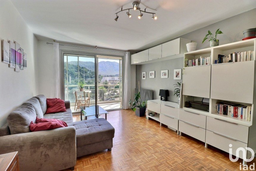 Apartment 4 rooms of 74 m² in Marseille (13009)