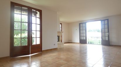 House 7 rooms of 170 m² in Magné (79460)
