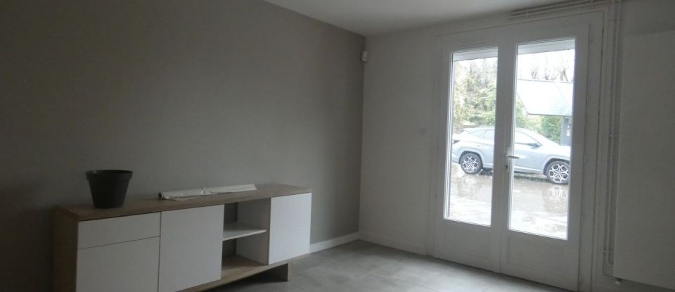 House 11 rooms of 449 m² in Niort (79000)