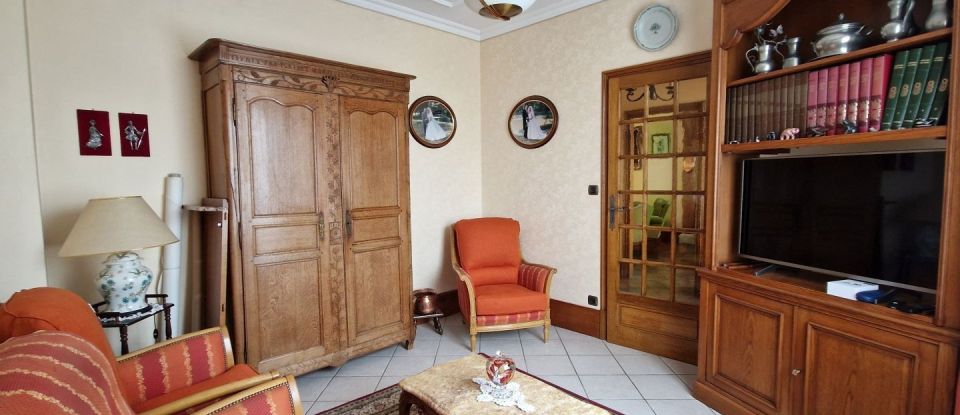 House 7 rooms of 175 m² in Beaumont-le-Roger (27170)