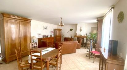 House 9 rooms of 170 m² in Merpins (16100)