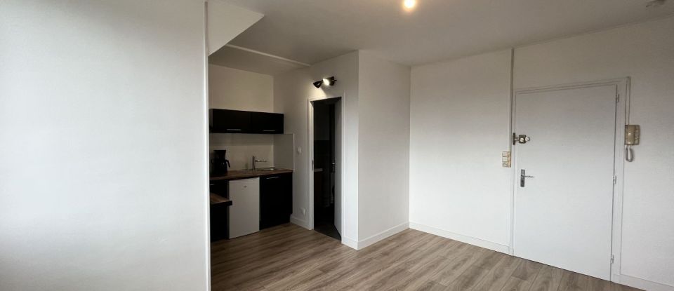 Apartment 1 room of 27 m² in Troyes (10000)
