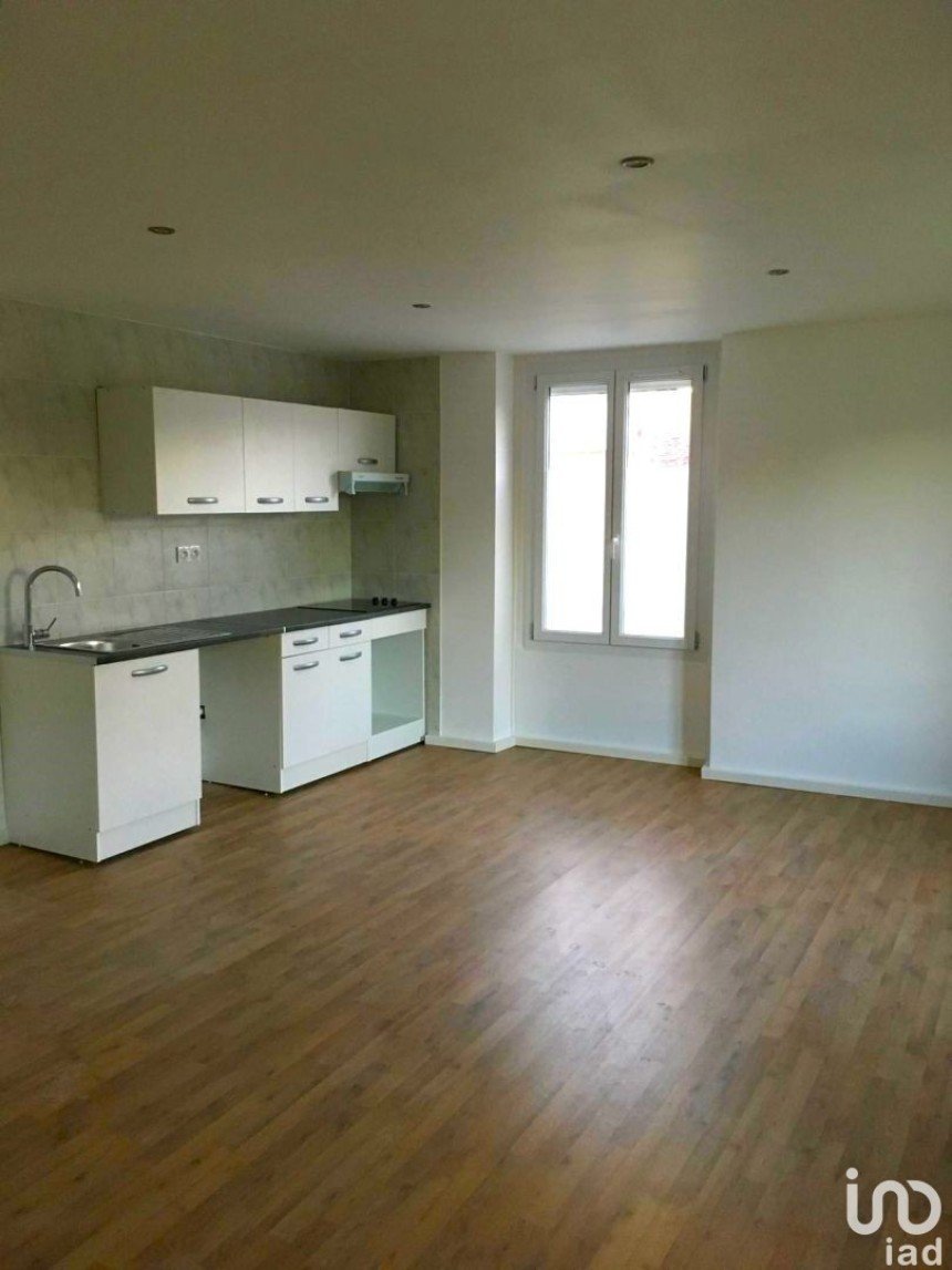 Apartment 3 rooms of 58 m² in Coubert (77170)
