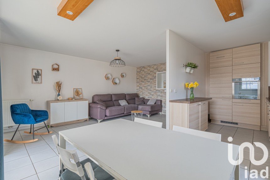 Appartement 4 pièces de 82 m² à Saint-Jeoire-Prieuré (73190)