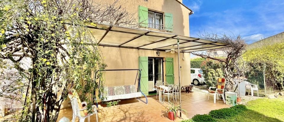 House 4 rooms of 102 m² in Fréjus (83600)