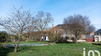 Country house 8 rooms of 160 m² in La Grimaudière (86330)