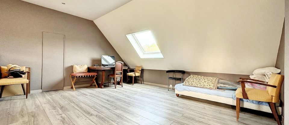 House 6 rooms of 156 m² in La Queue-en-Brie (94510)