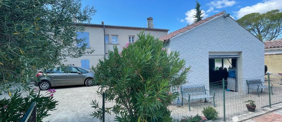House 8 rooms of 211 m² in Uzès (30700)