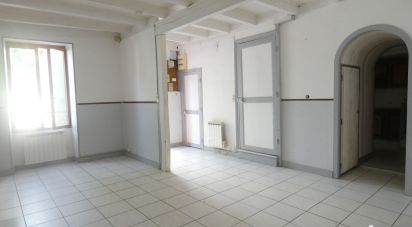 House 7 rooms of 153 m² in La Mothe-Saint-Héray (79800)