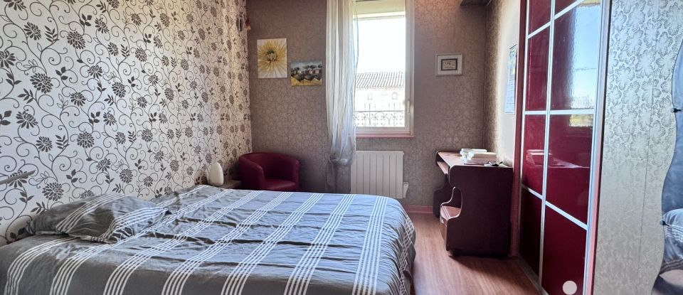 House 4 rooms of 110 m² in Saint-Michel-de-Fronsac (33126)