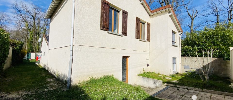 Maison 6 pièces de 133 m² à Dammarie-les-Lys (77190)