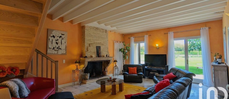 Maison traditionnelle 7 pièces de 249 m² à Saint-Pierre-de-Mons (33210)