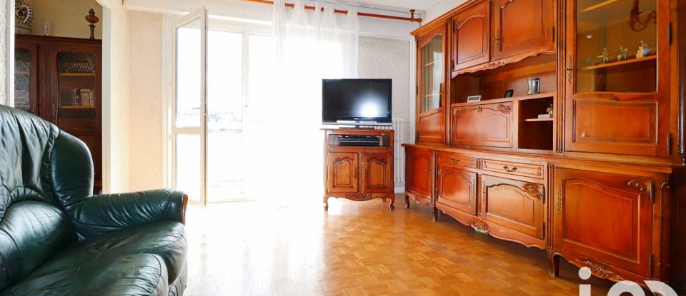 Appartement 4 pièces de 80 m² à Saint-Priest-en-Jarez (42270)