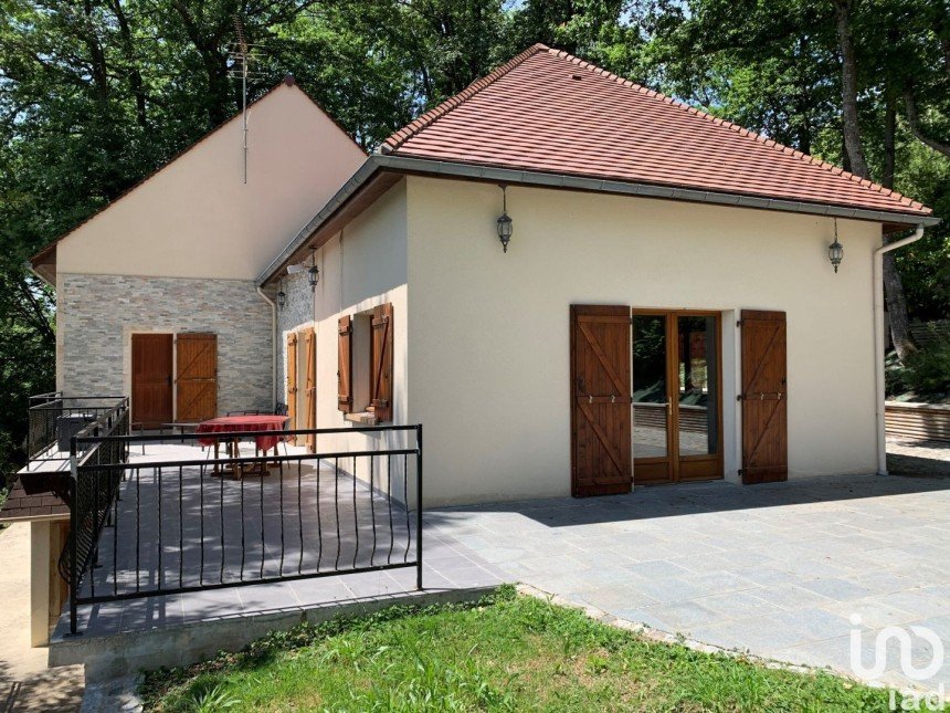 House 7 rooms of 215 m² in Gif-sur-Yvette (91190)