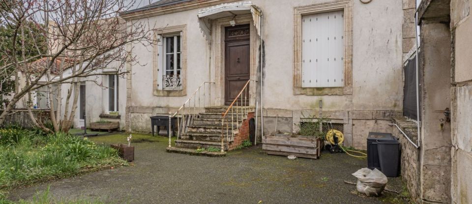House 4 rooms of 100 m² in Surgères (17700)