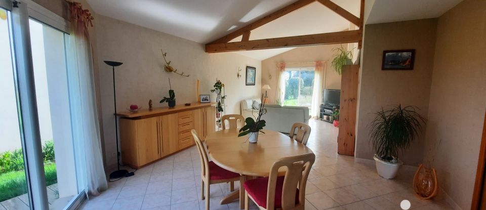 Traditional house 7 rooms of 162 m² in Carquefou (44470)