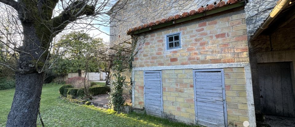 Mansion 5 rooms of 324 m² in Touvre (16600)