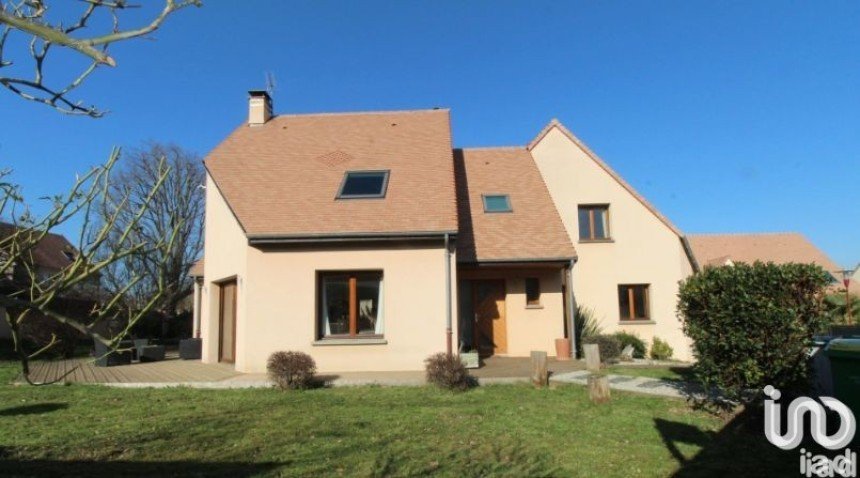 House 8 rooms of 207 m² in Le Mans (72000)