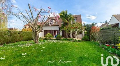House 8 rooms of 157 m² in Orgeval (78630)