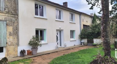 Country house 5 rooms of 142 m² in Gibourne (17160)