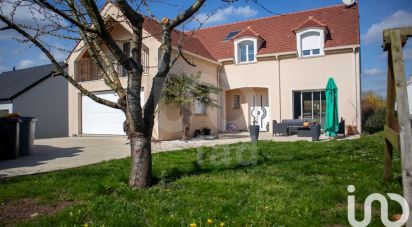 House 8 rooms of 210 m² in Férolles-Attilly (77150)