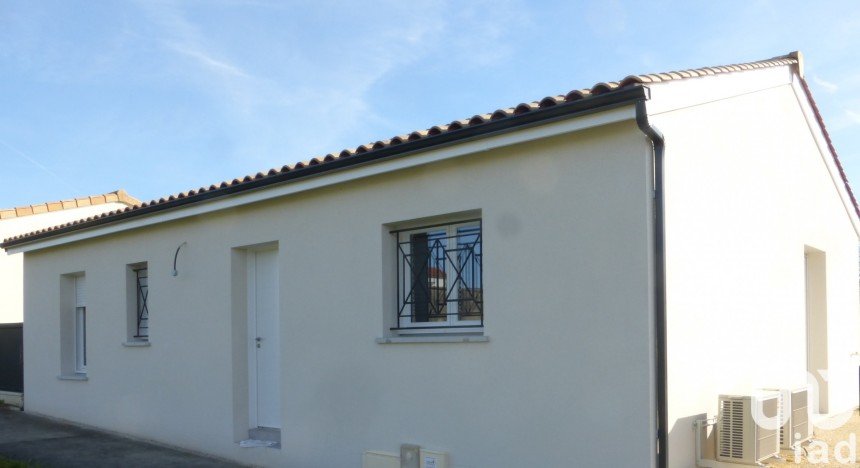 Maison 3 pièces de 75 m² à Montendre (17130)